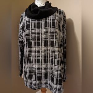 Lane Bryant 14/16 Black White Gray Plaid Pullover Top